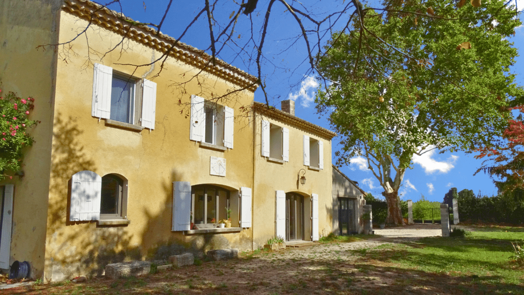 Mas location gites chambres hotes Alpilles