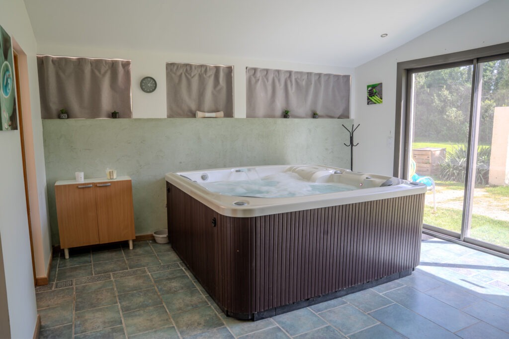 Spa et jacuzzi détente des chambres d'hôtes près d'Avignon
