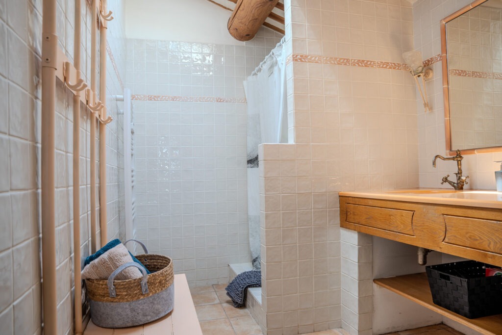 Chambre cosy du gîte 2 personnes à Cabannes en Provence
