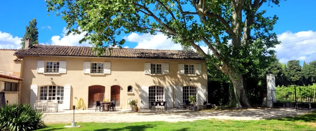 mas-provence-platane-centenaire-cabannes